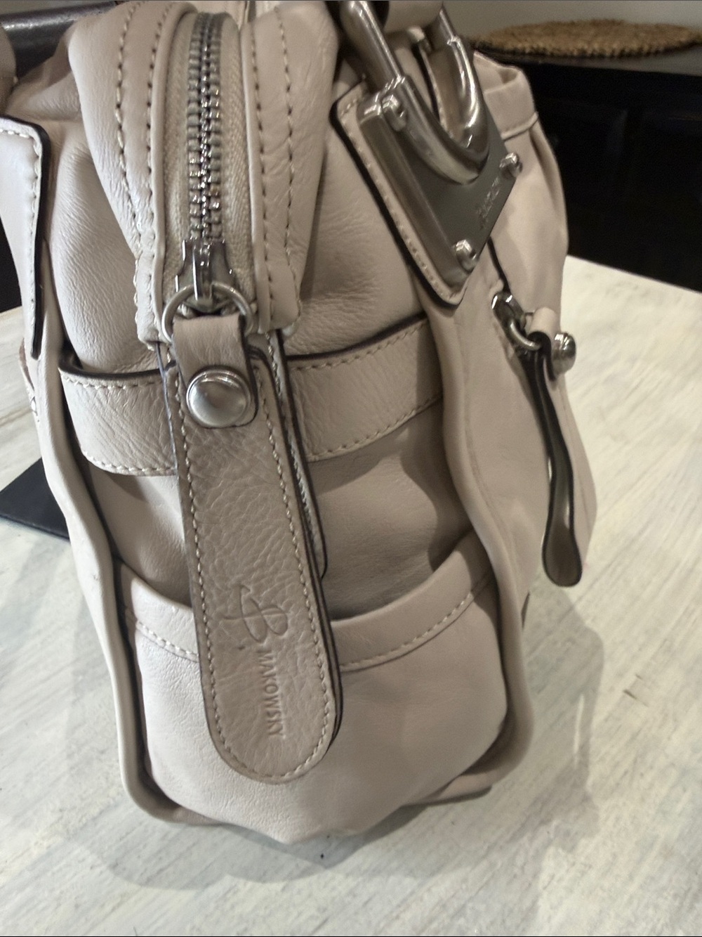 Vintage Y2K B. makowsky Cream Pebble Leather Shoulder Bag with Silver Hardware - Picture 6 of 11